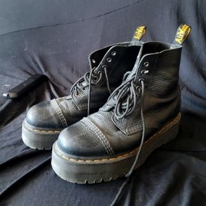 Dr Martens Sinclair Platform Boots